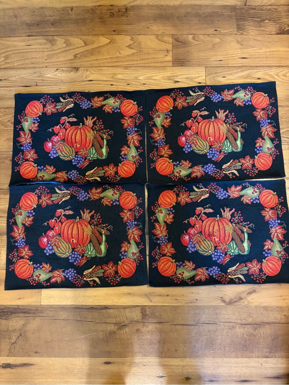 Harvest Pumpkins Tapestry Placemats Set Of Four   EUC